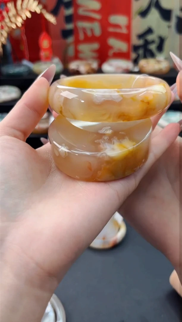 【闪购商品】石英质玉手镯未镶嵌赠送镯心（65圈口）