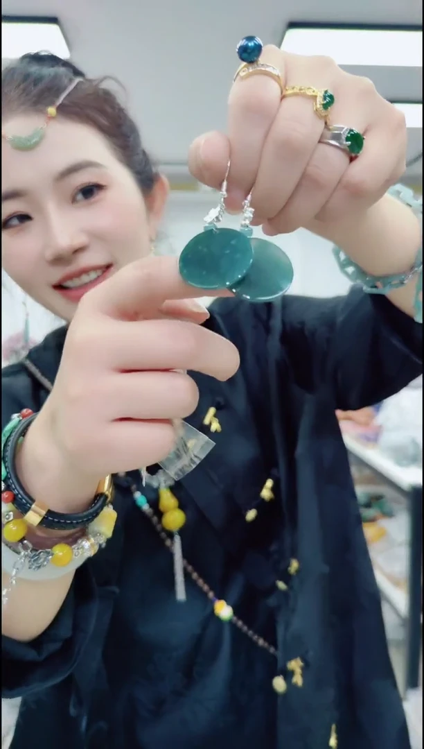 翡翠未镶嵌耳饰04128翡翠圆牌耳坠一对