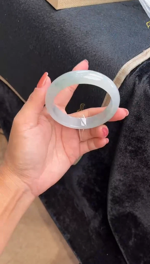 未镶嵌手镯翡翠手镯