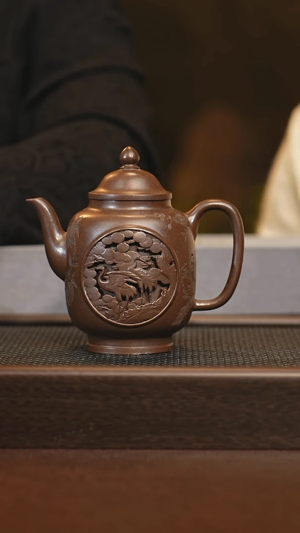 茶壶紫砂tjx 仙鹤镂空宫灯 黑星土 320+套杯