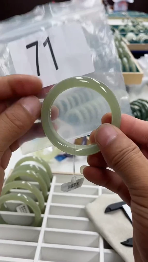 和田玉手镯未镶嵌和田玉手镯 52.4圈口 71号