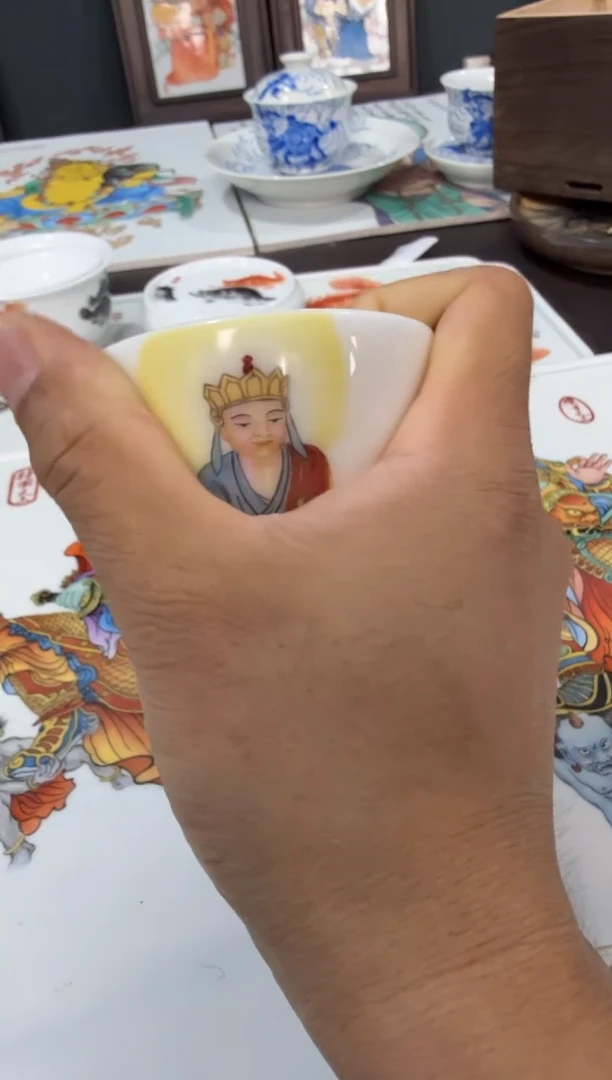 以笔为心，以瓷为纸。