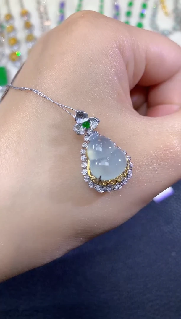 吊坠(不含链)18K金镶嵌翡翠A26