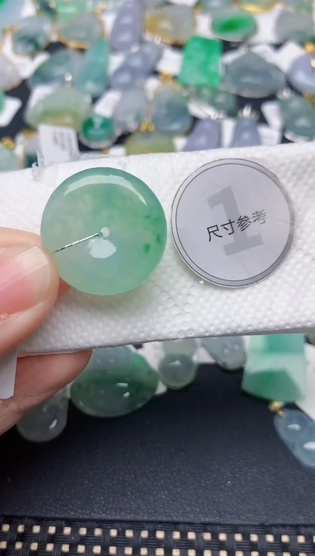 颈饰未镶嵌翡翠天然缅甸A货翡翠