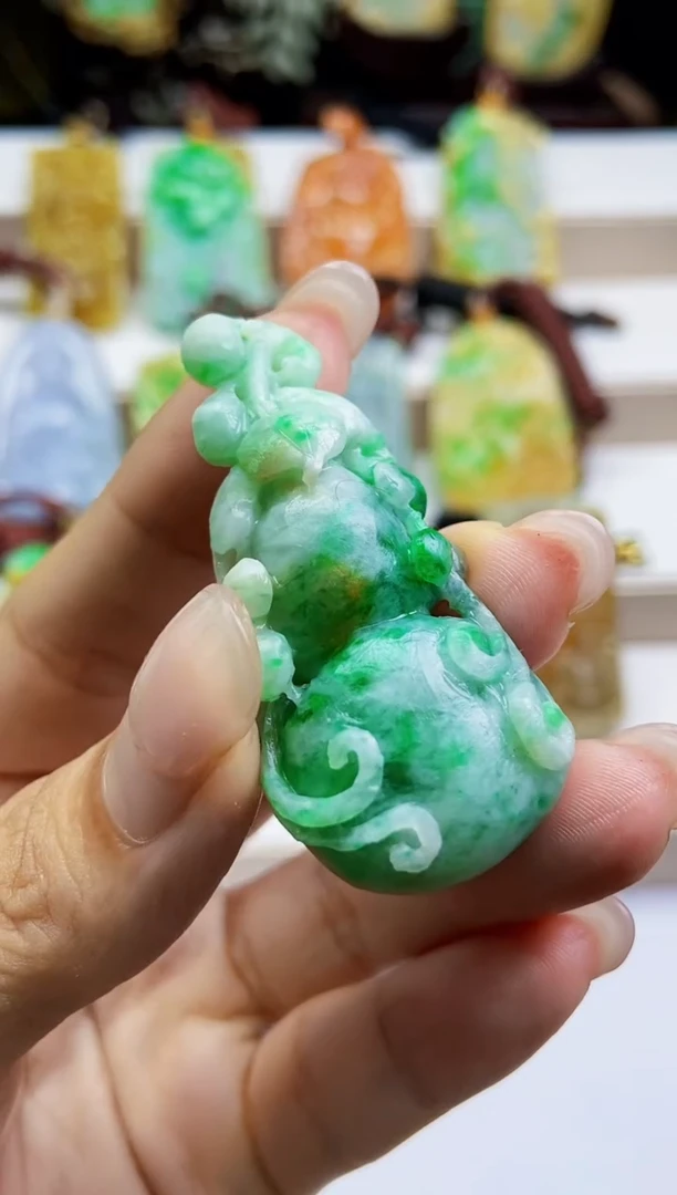 颈饰未镶嵌翡翠翡翠A货