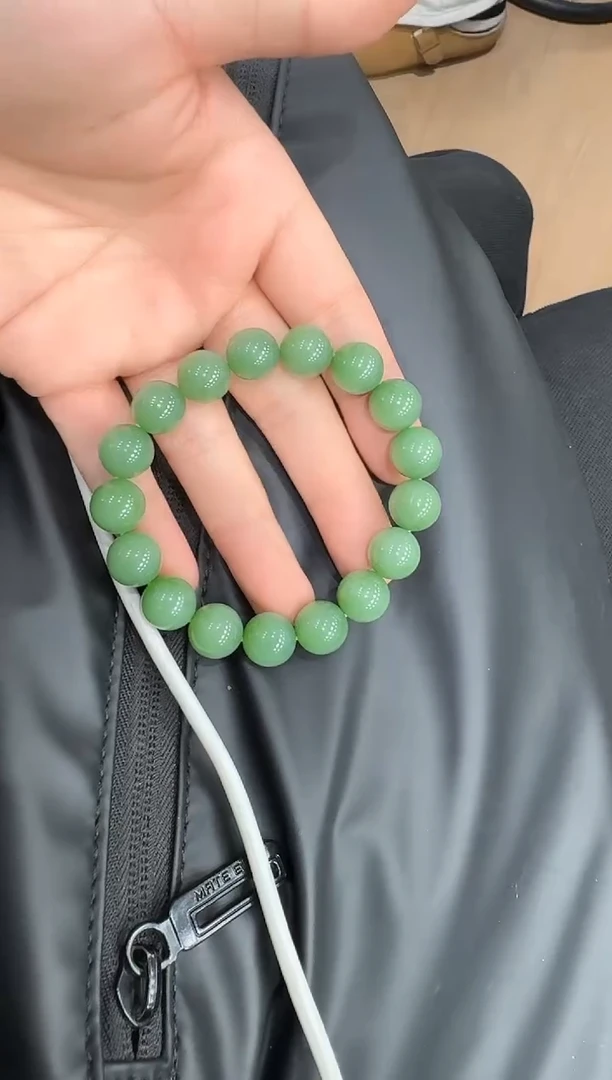 未镶嵌手链和田玉碧玉手串多样性发其一