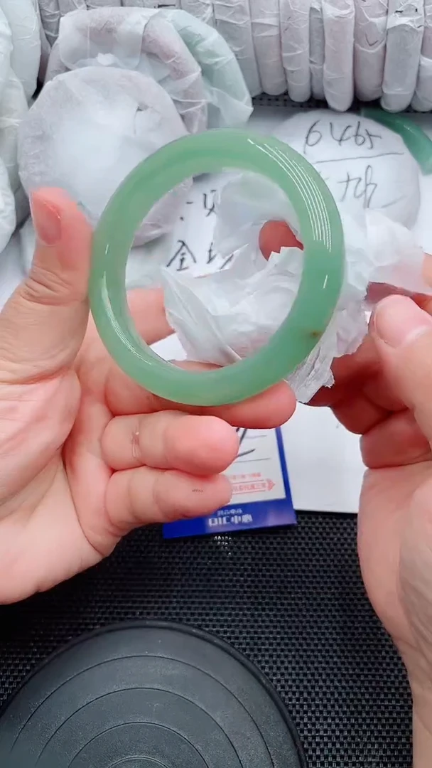 未镶嵌手镯石英质玉84-53-54