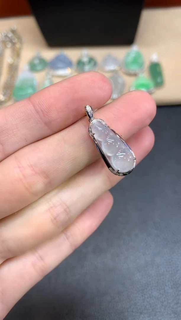 【闪购商品】翡翠颈饰18K金镶嵌【无鉴赏期】