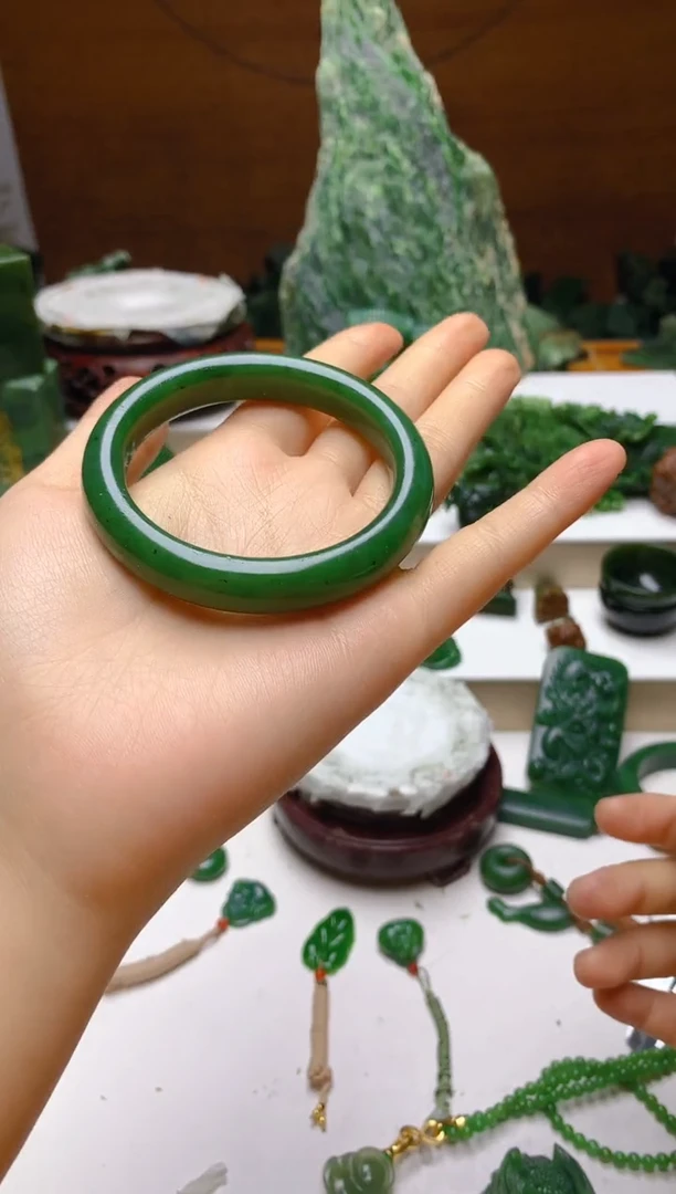 未镶嵌手镯和田玉1