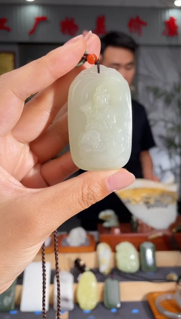 和田玉未镶嵌颈饰1