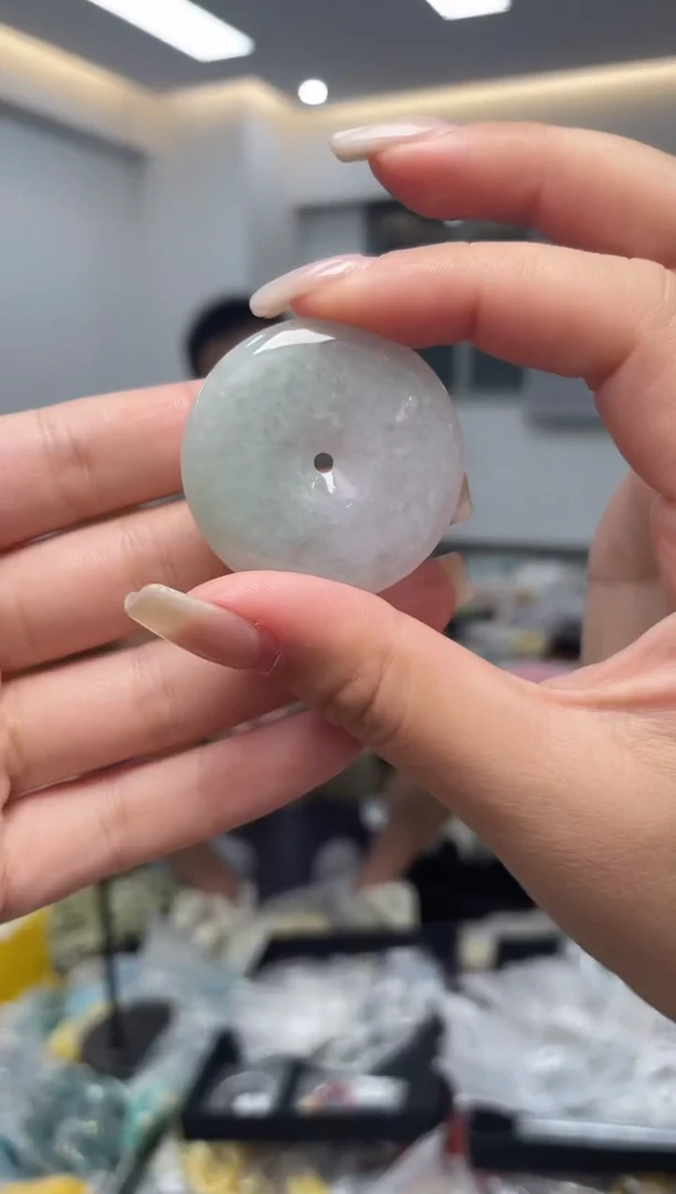 颈饰未镶嵌翡翠（多样性发一件）