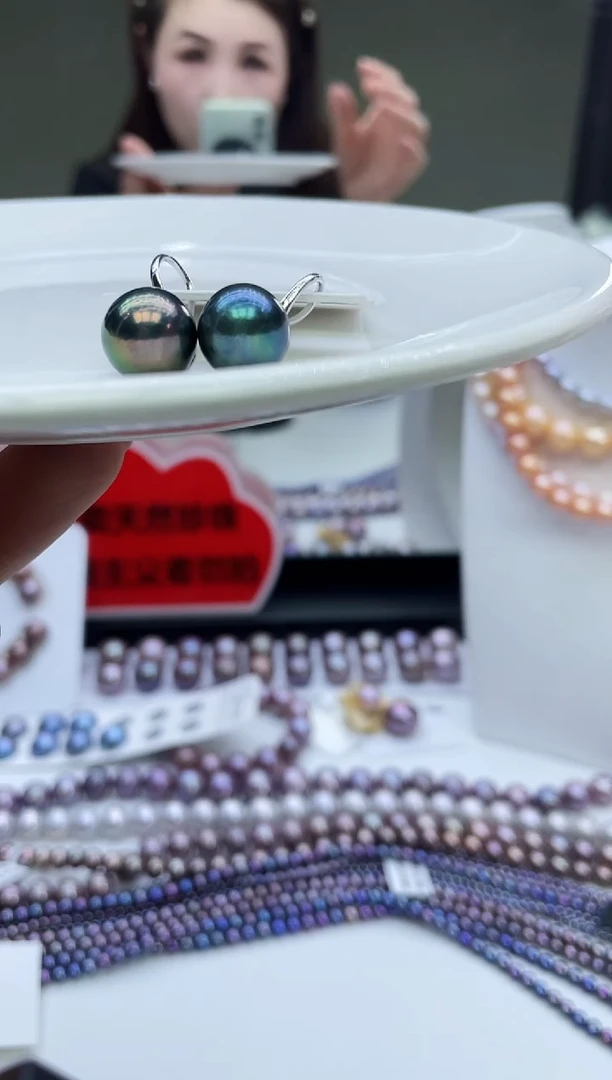 未镶嵌耳饰淡水珍珠孔雀绿耳饰