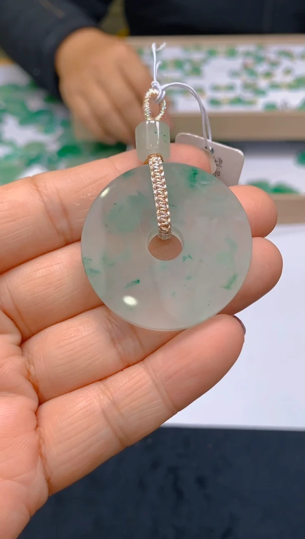 【闪购商品】石英质玉颈饰未镶嵌冰美人非洲翠A货