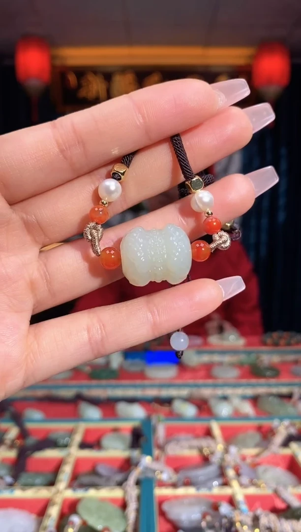 【闪购商品】和田玉颈饰未镶嵌路路通