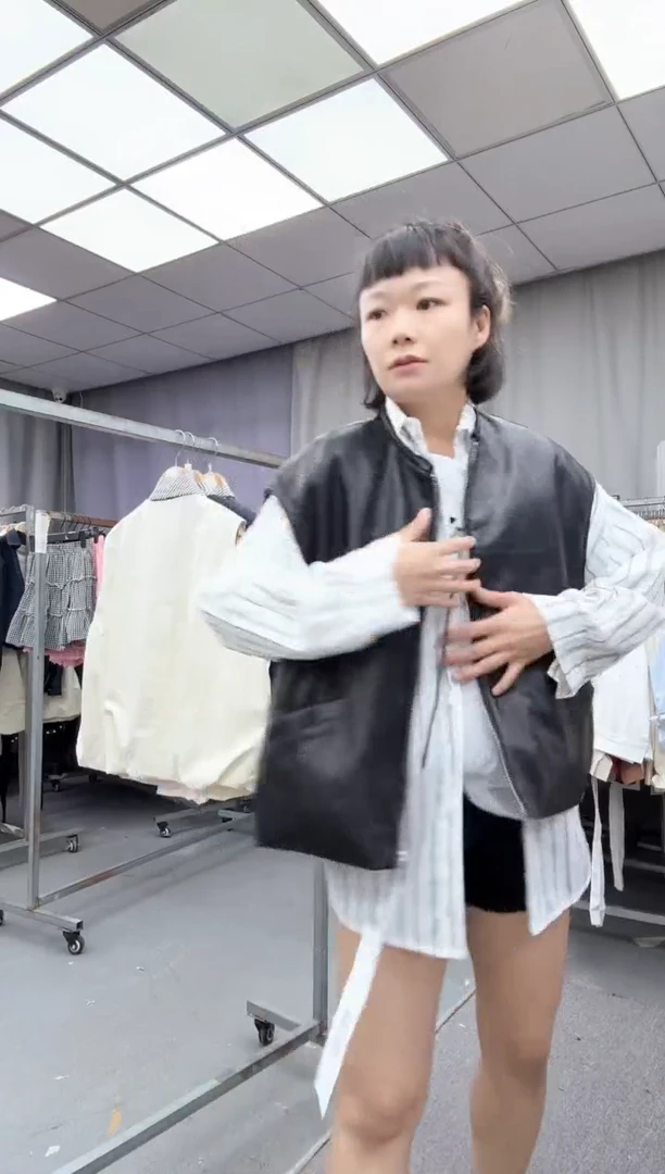 身上马甲  大哥家漂亮衣服漂亮颜色