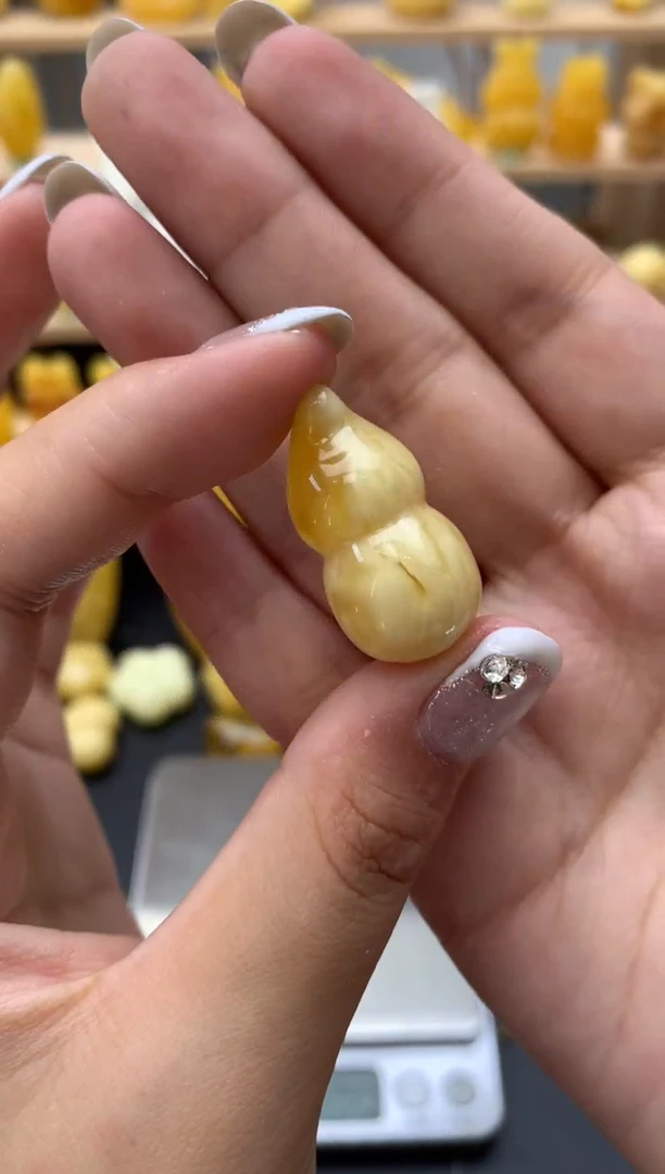琥珀未镶嵌珠宝奇石070琥珀蜜蜡微瑕