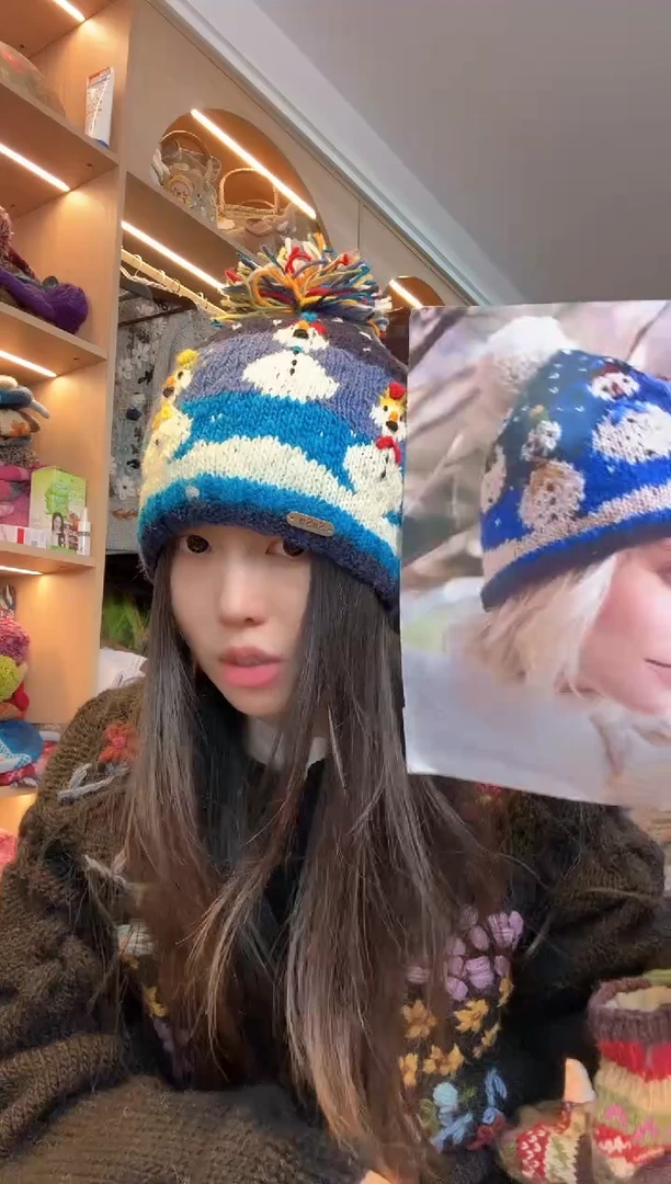 羊毛蓝色雪人帽