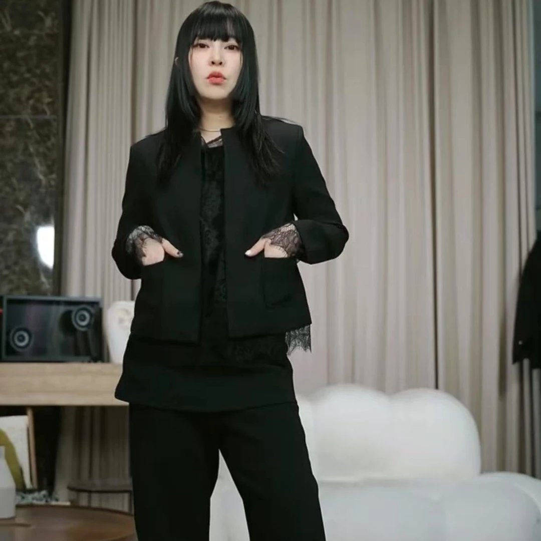 infobyfive2025秋款新款小小花边黑色小西装外套NF0502077