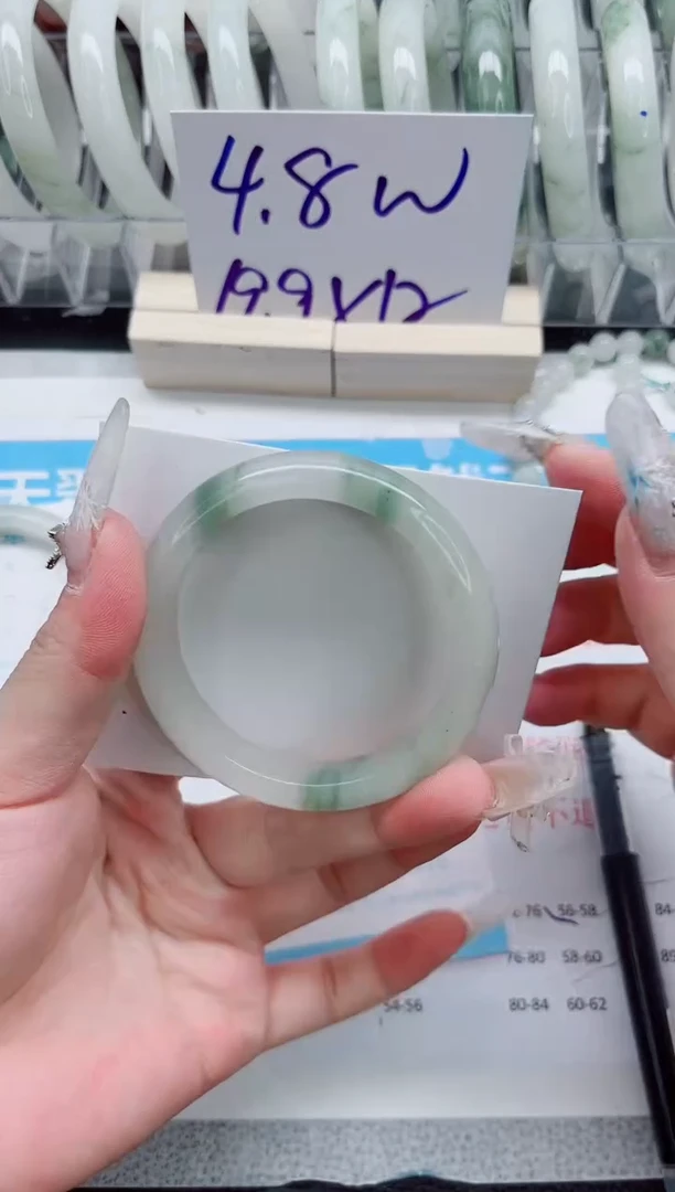 【闪购商品】石英质玉手镯未镶嵌A207-52.2