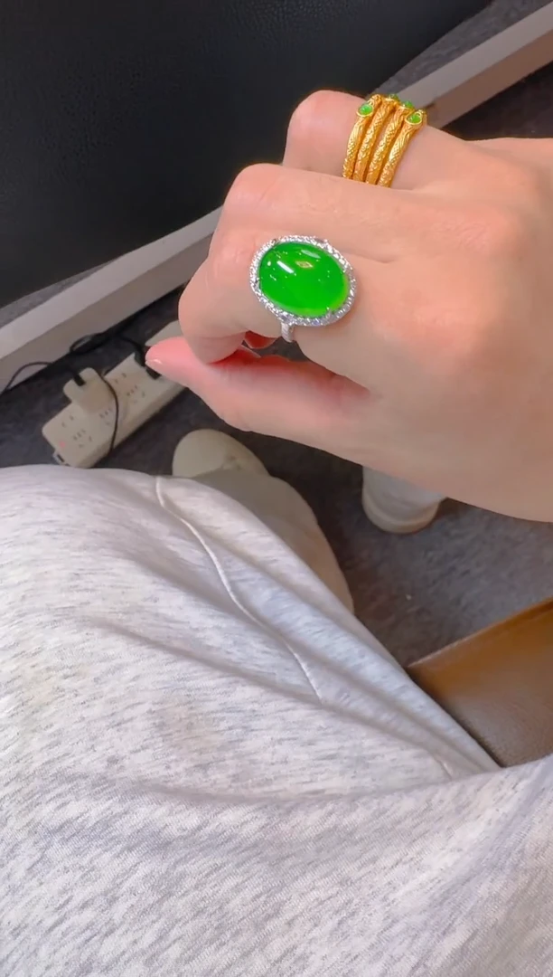 【闪购商品】翡翠戒指银S925镶嵌天然A货翡翠