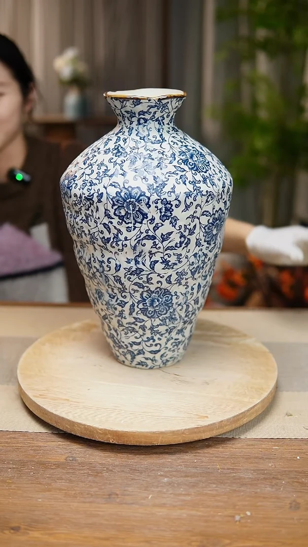 【闪购商品】陶瓷   花器青花瓷缠枝莲高脚