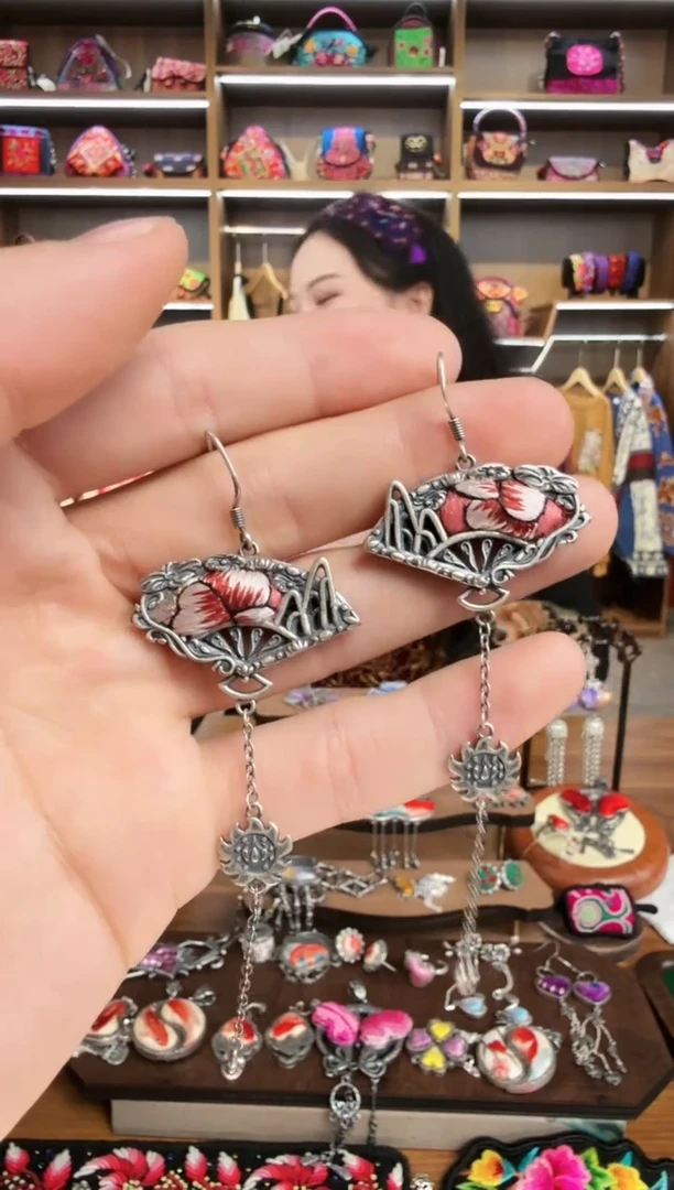 【闪购商品】织绣96蒙阿苏苗绣传承