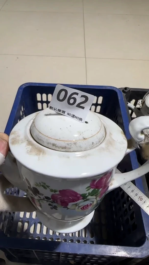 瓷片胜****?亿容工艺品062