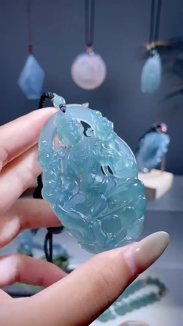 颈饰未镶嵌翡翠度母