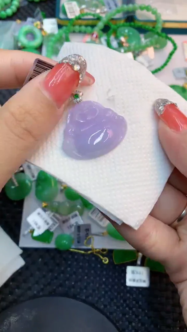 颈饰18K金镶嵌翡翠1