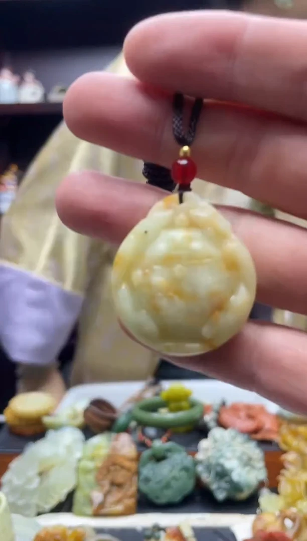未镶嵌岫玉吊坠·
