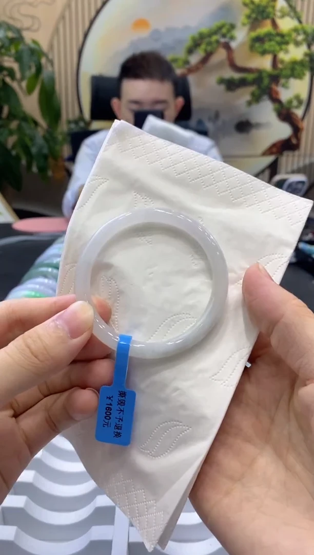 翡翠手镯未镶嵌6165