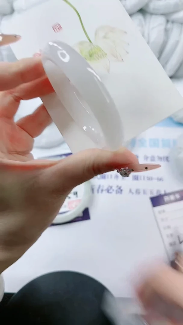 【闪购商品】石英质玉手镯未镶嵌多样性发货L160