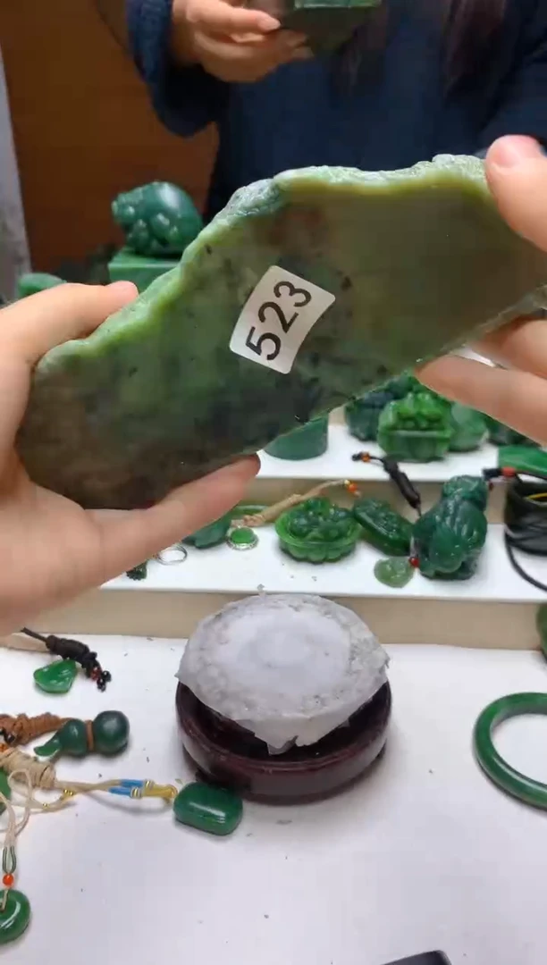 未镶嵌和田玉（碧玉）珠宝半成品0