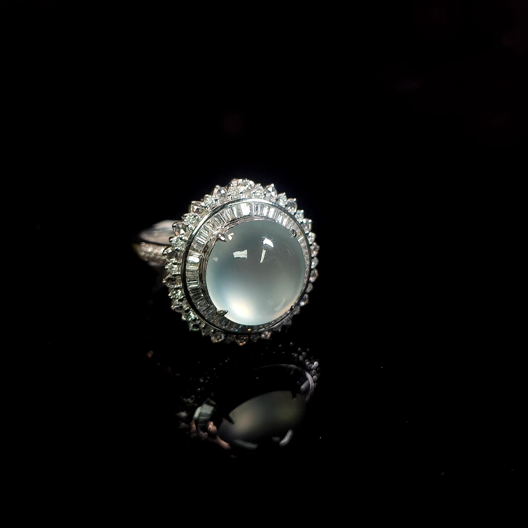 天然缅甸翡翠A货18K白金镶冰肌莹彻闪耀戒指/1230979/拍卖