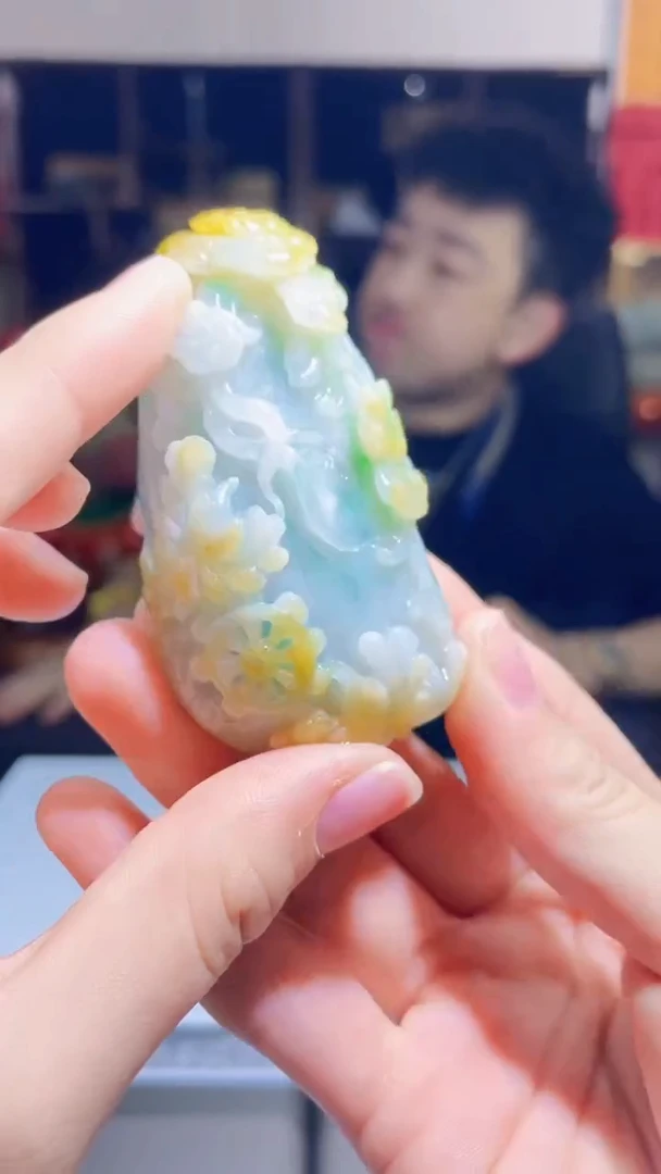 【闪购商品】翡翠吊坠(不含链)未镶嵌Q49