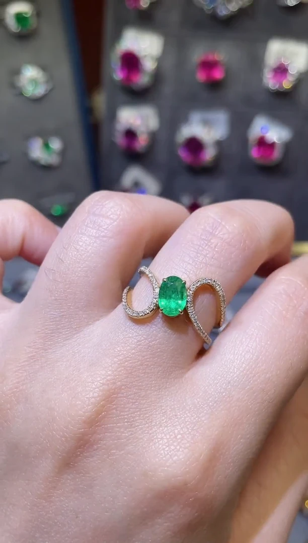 【闪购商品】祖母绿戒指18K金镶嵌/0.77ct