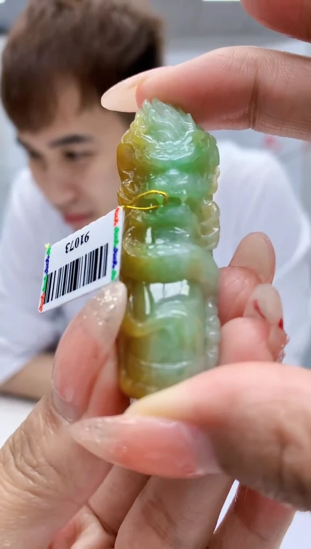 【闪购商品】定制翡翠未镶嵌4868MM-毛货挂件92