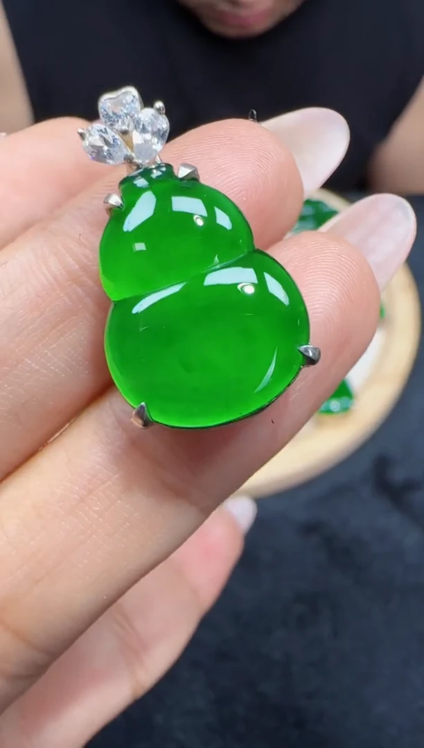 未镶嵌定制翡翠翡翠吊坠69