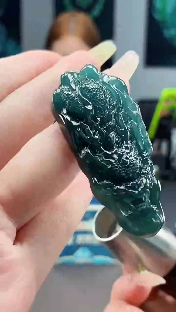 翡翠未镶嵌颈饰DLZ25082038