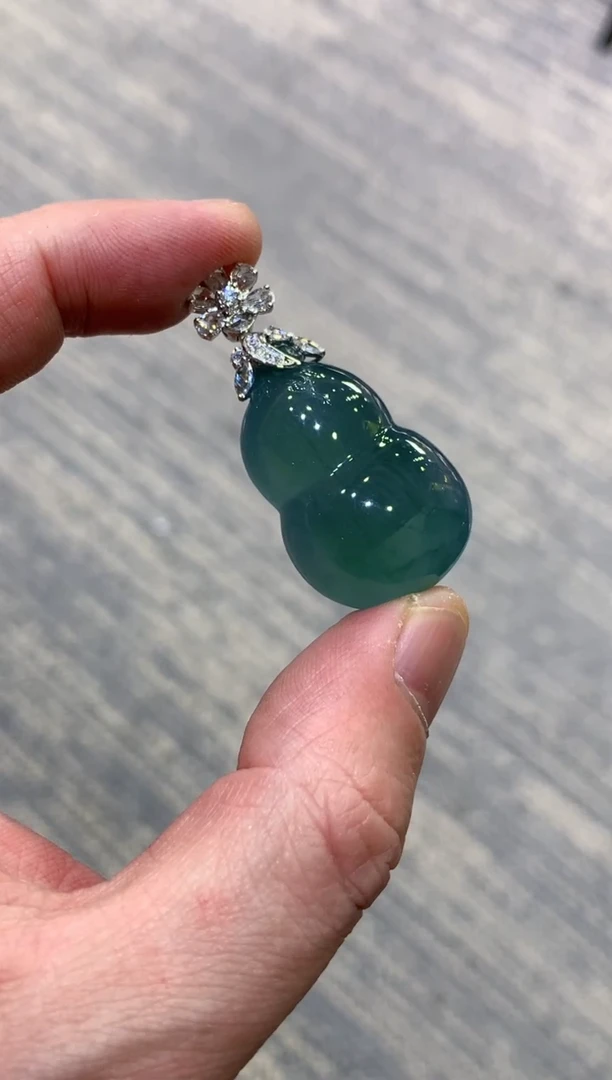 颈饰未镶嵌翡翠天然A货翡翠