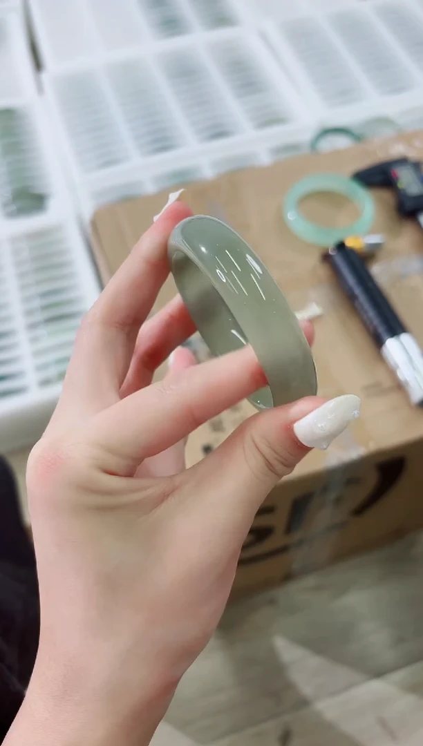 未镶嵌手镯石英质玉34-52D