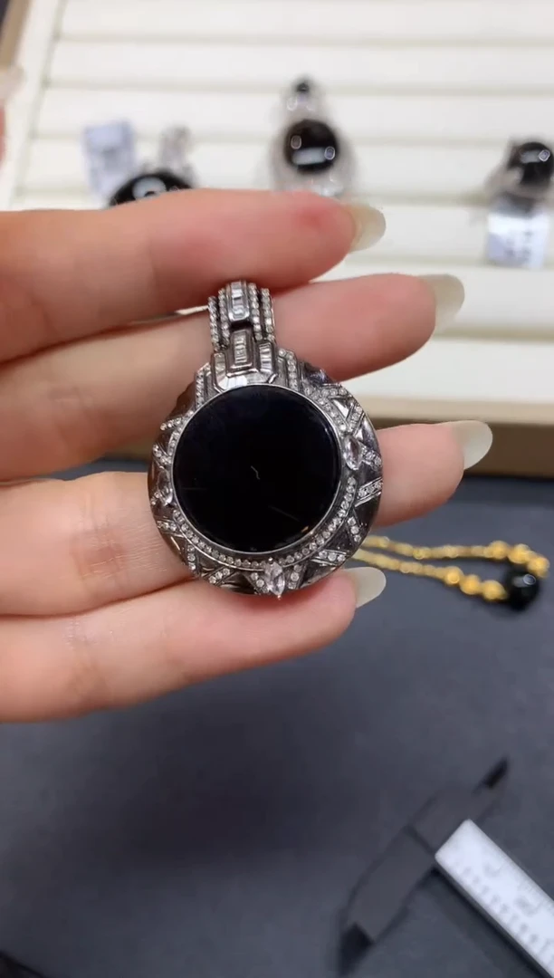 吊坠(不含链)18K金镶嵌翡翠墨翠吊坠|13800