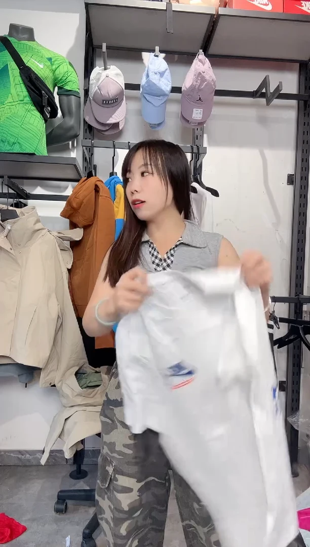 1405 编码 瑕疵款直播间过款为准 尺码