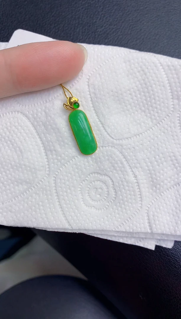 颈饰18K金镶嵌翡翠天然翡翠缅甸A货
