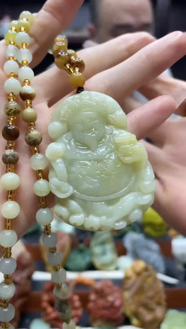 岫玉未镶嵌吊坠·