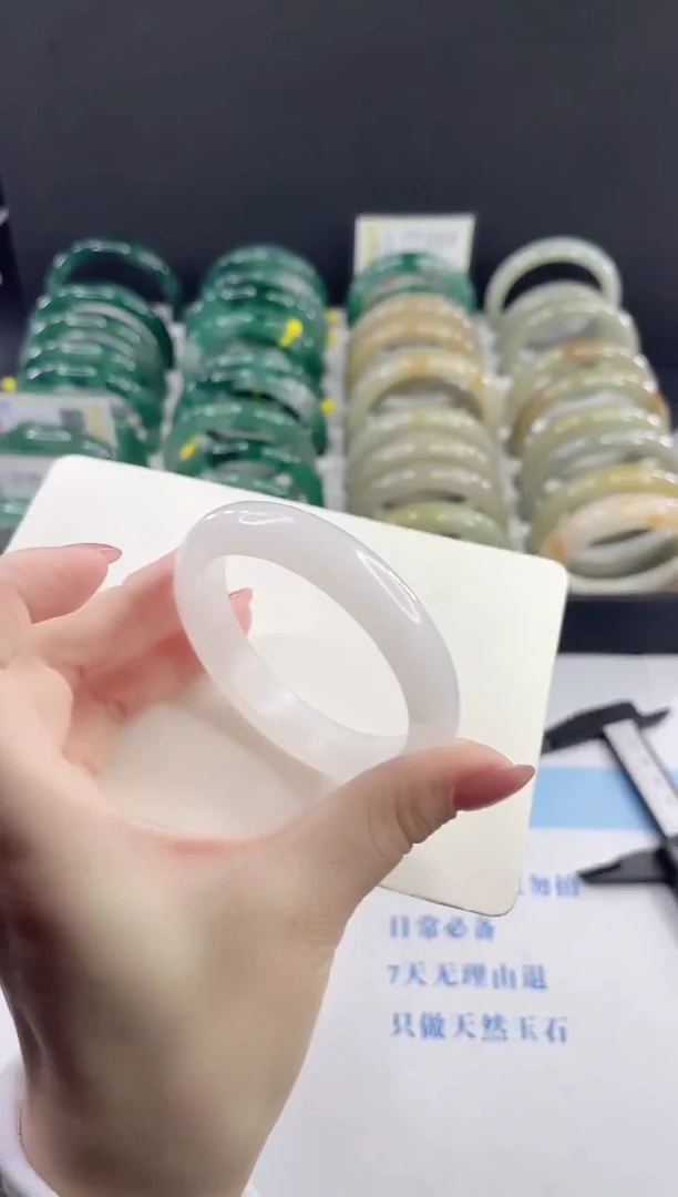 未镶嵌手镯石英质玉多样性发货V16