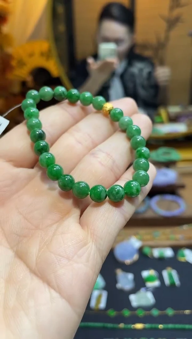 颈饰18K金镶嵌翡翠手串