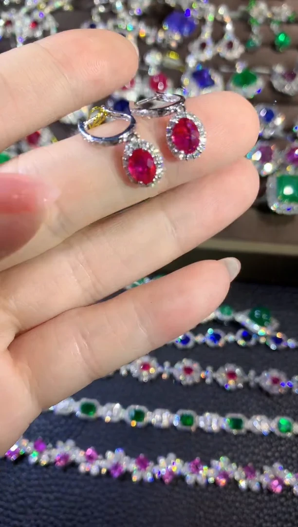 18K金镶嵌耳饰红宝石C24