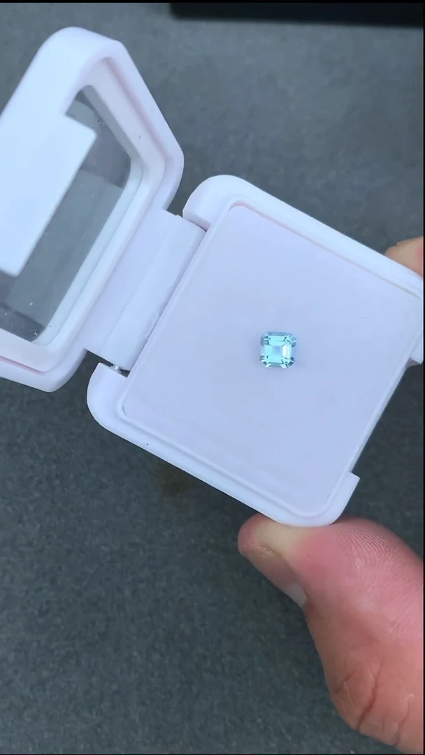 海蓝宝石裸石未镶嵌0.5克拉