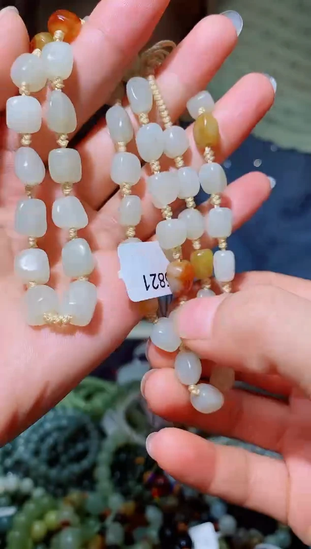 和田玉未镶嵌颈饰1